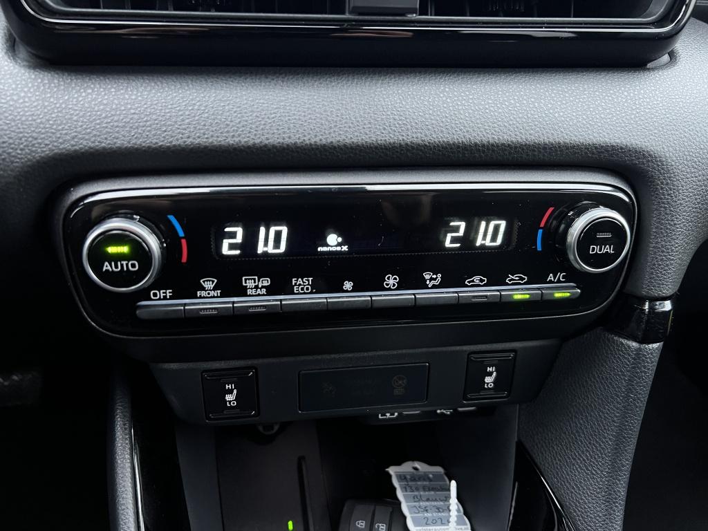 Toyota Yaris 1.5 hyb. 130 executive | trekhaak | jbl audio | half leder