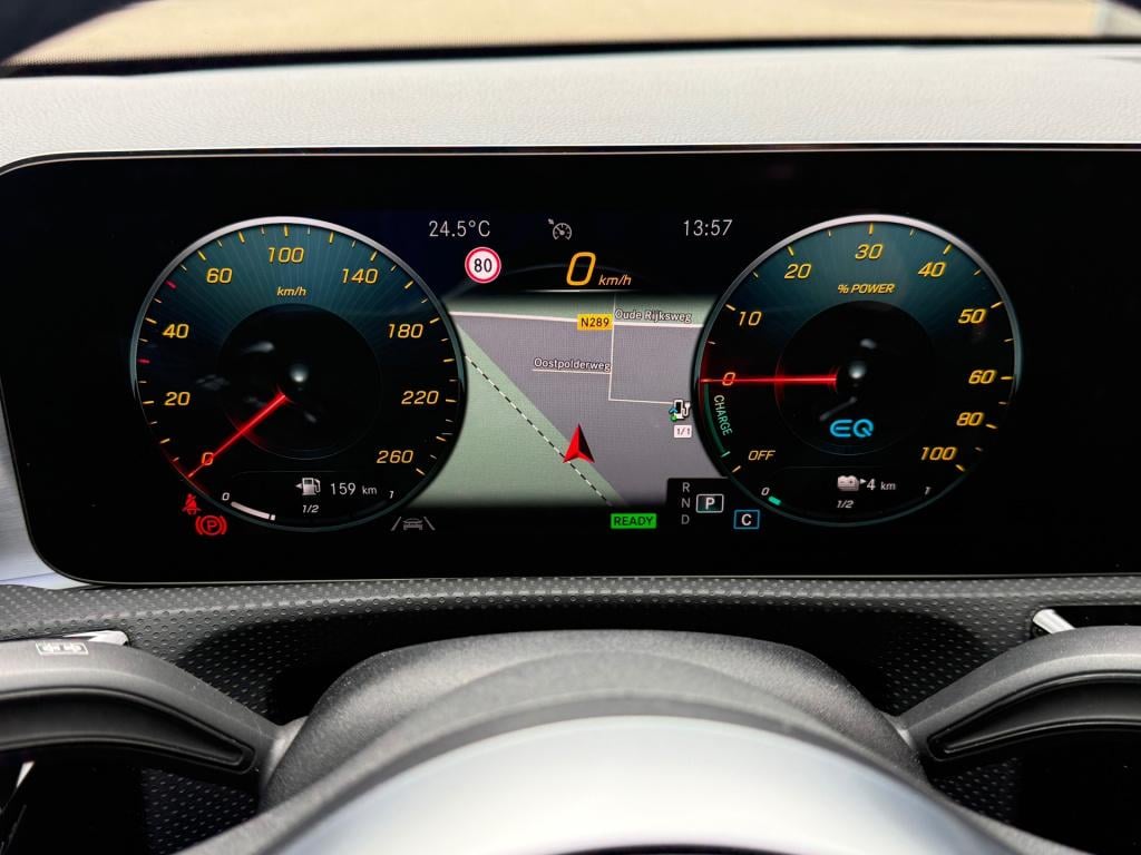 Mercedes-Benz A-Klasse 250 e business solution amg limited soh 96%