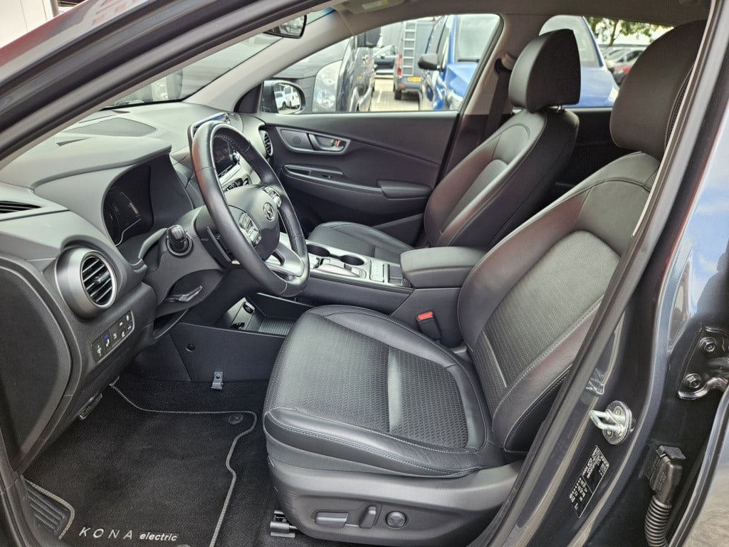 Hyundai Kona ev premium 64 kwh | acc | camera | stoelverw.