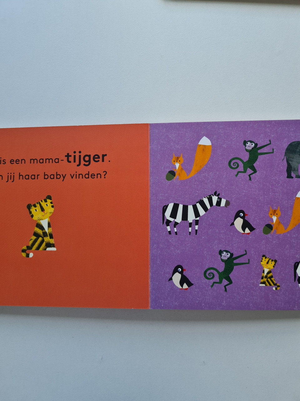 3 voorleesboekjes,  dieren, zelf aankleden en clown samen €2,50