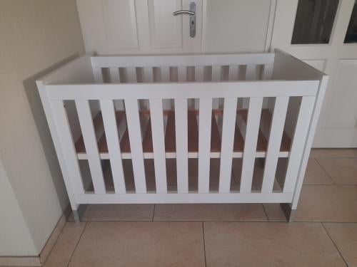 Mooi ledikantje (in goede nette staat)