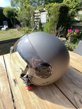 Motorhelm voor zomer met scherm maat 59-60