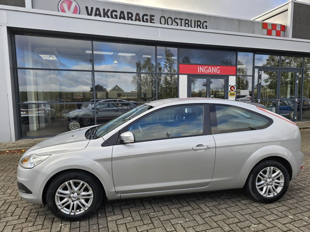 Ford Focus 1.6 trend airco,trekhaak. van eerste eigenaar!