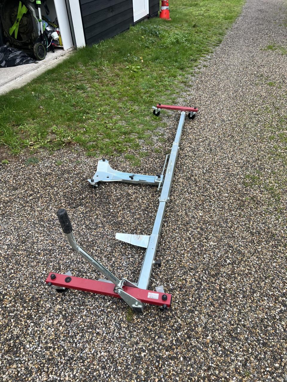 U- turn motor mover