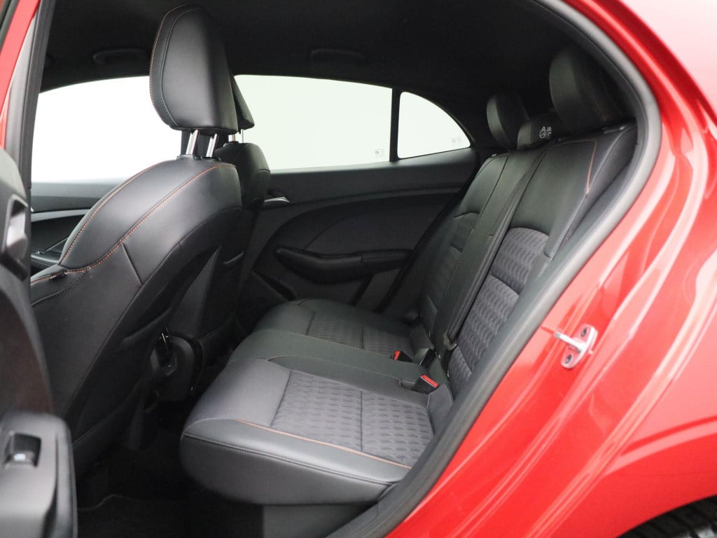 MG 3 mg3 hybrid+ 1.5 hybrid luxury 17'' velgen | zwart dak & spiegels | pri