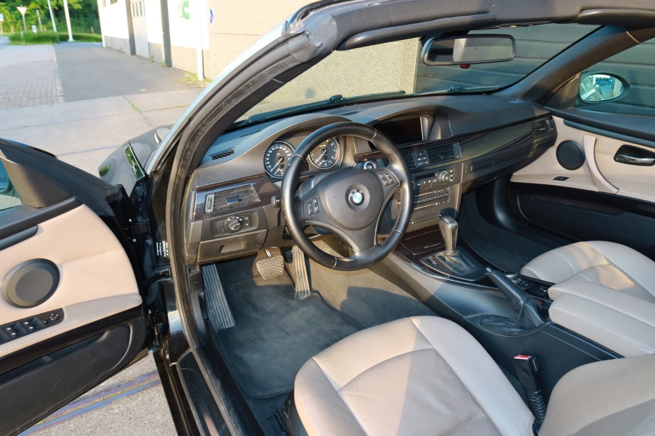 BMW 325i Cabriolet high executive 145DKM 2007