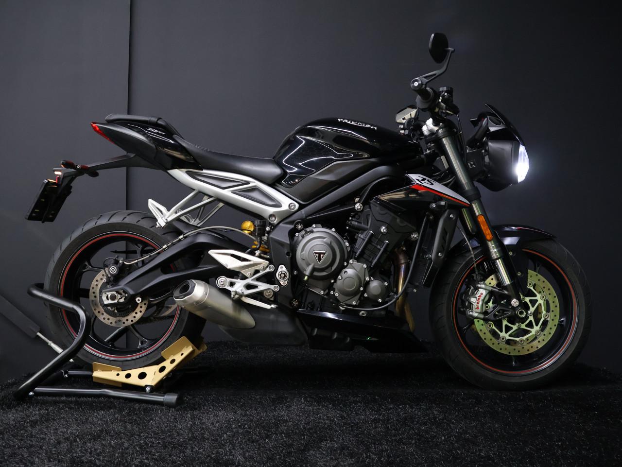 STREET TRIPLE RS | Phantom Black
