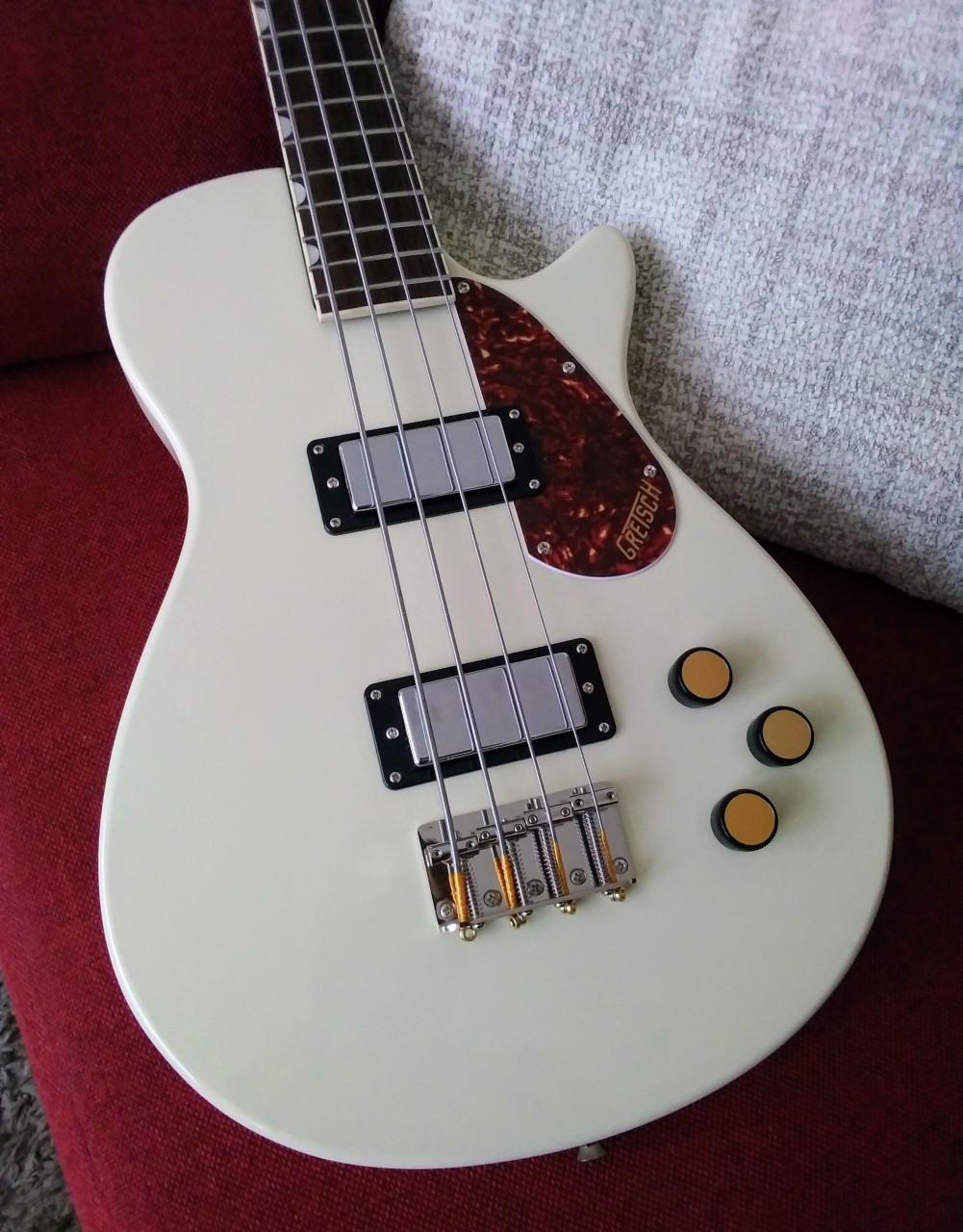 Gretsch Streamliner Jet Club Bass Vintage White z.g.a.n. 175 euro