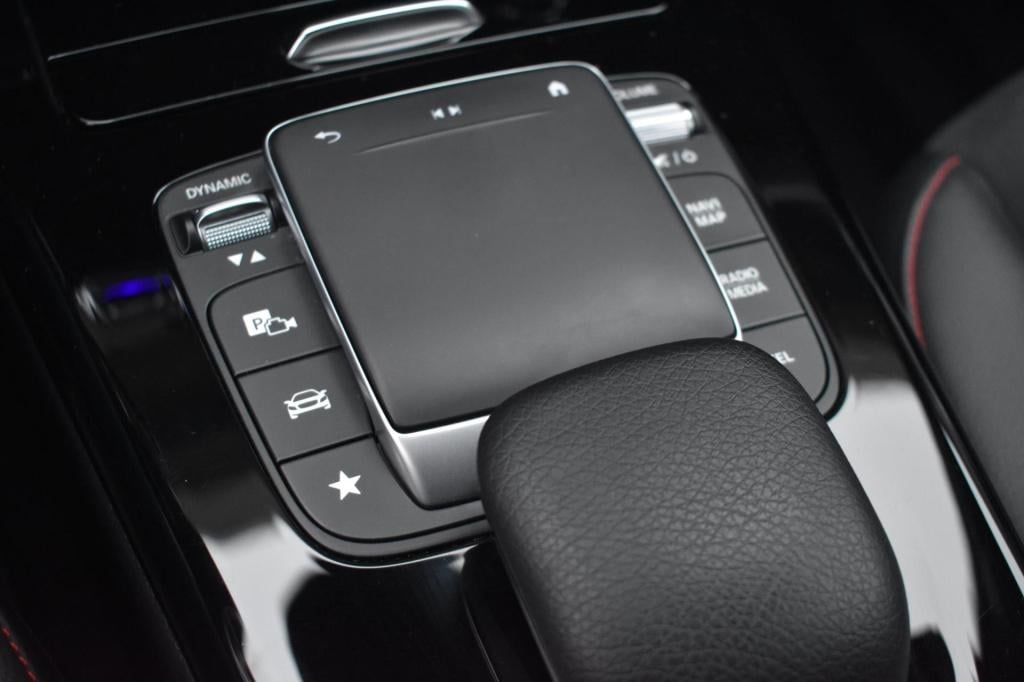 Mercedes-Benz A-Klasse 180 amg night | sfeerverlichting | apple carplay | c