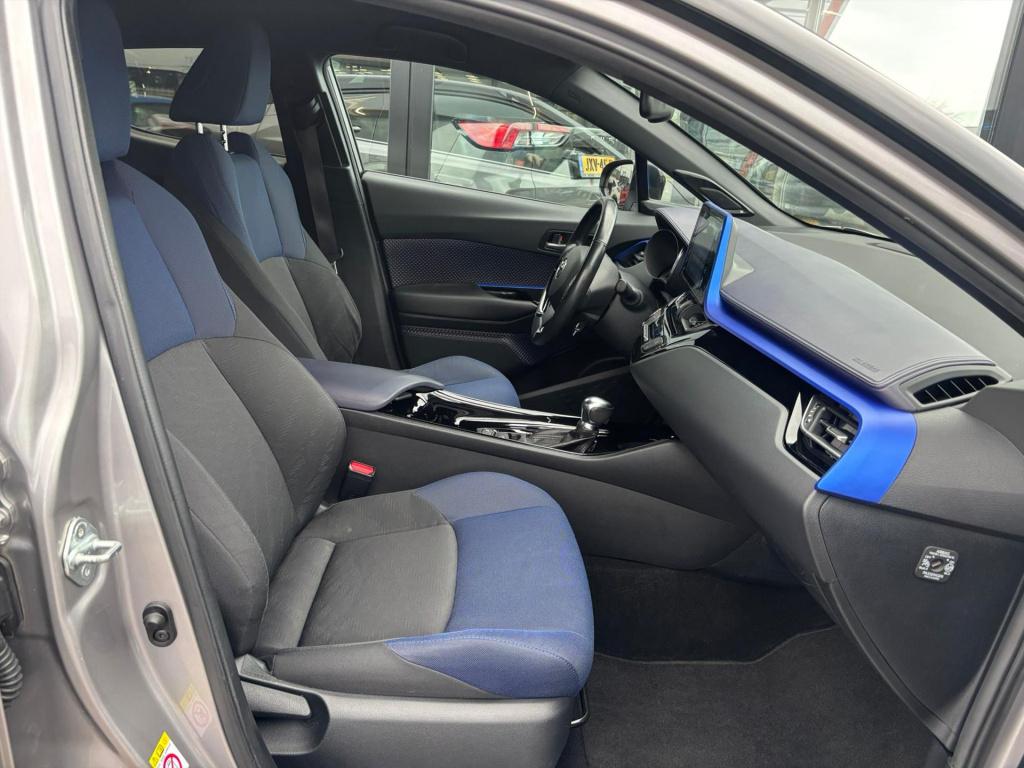Toyota C-hr 1.8 hybrid 122pk executive, stoel en stuurverwarming