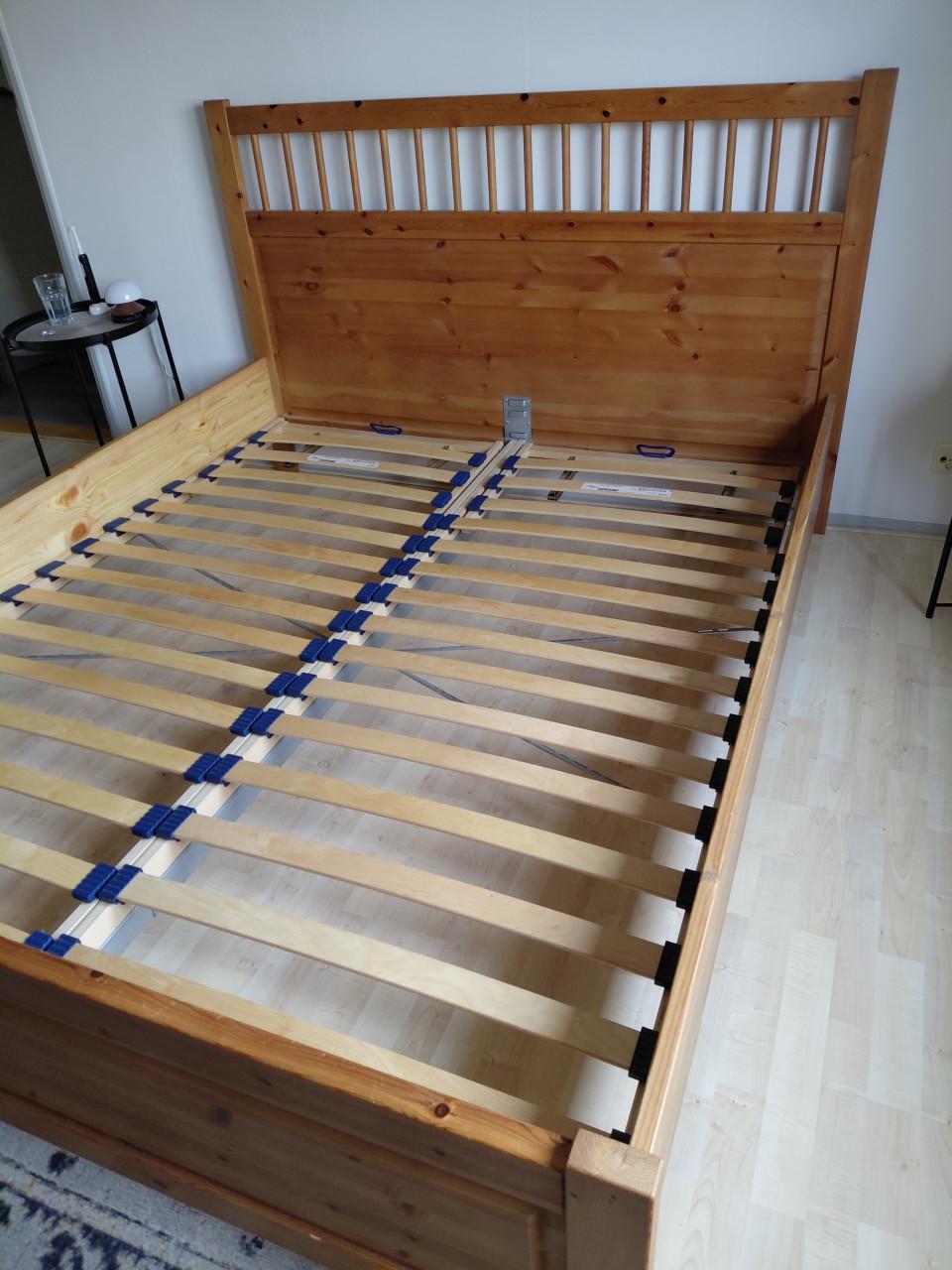 Houten ledikant met matras