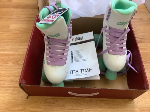 Nieuwe Rollerskates chaya met 3 delige set beschermers