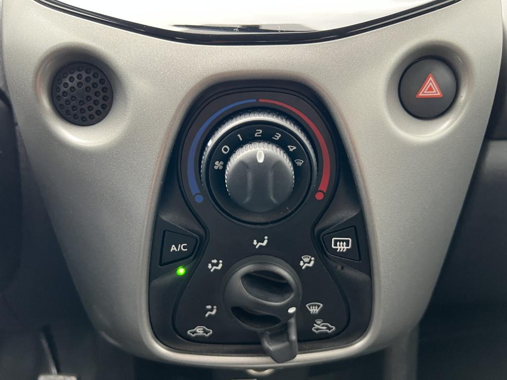 Toyota Aygo 1.0 vvt-i x-play