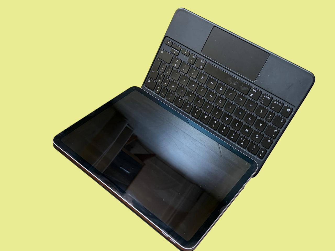 Apple iPad Air 4e Generatie 2020 incl. Apple Magic Keyboard.