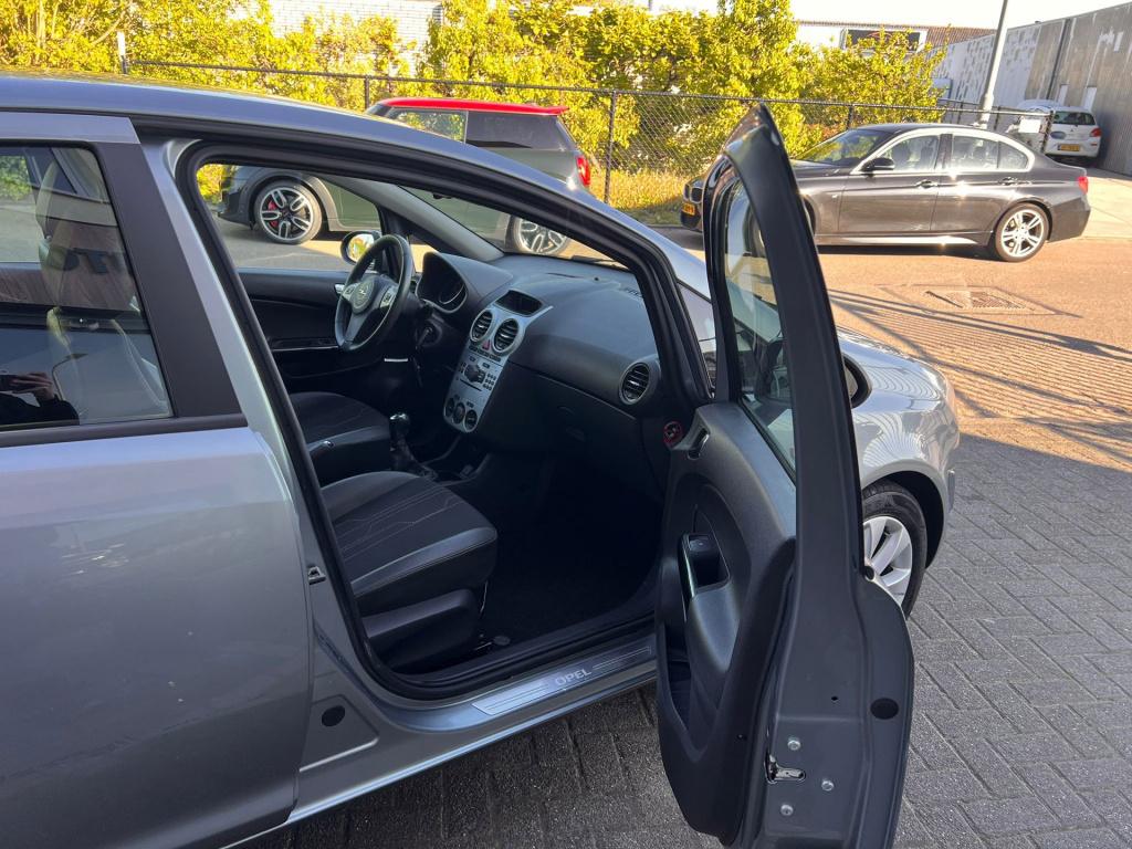 Opel Corsa 1.2-16v anniversary edition