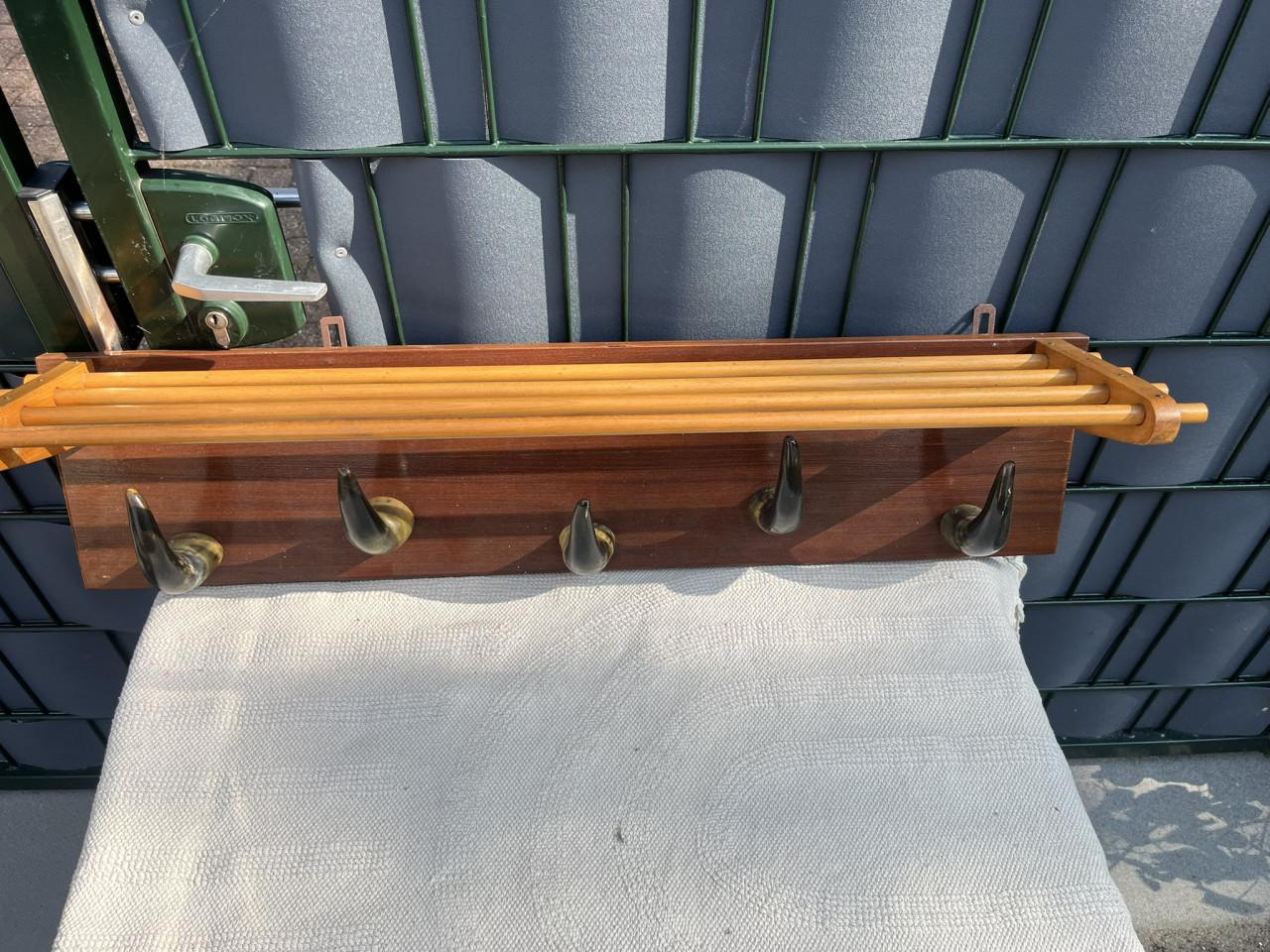 Vintage kapstok met echte hoorns