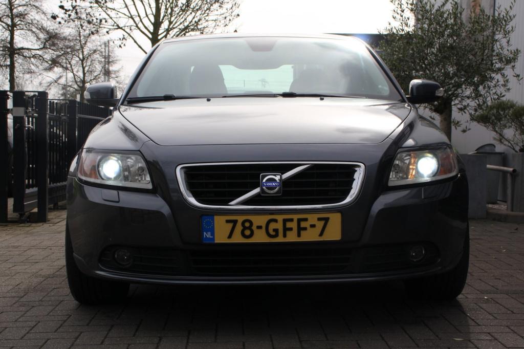 Volvo S40 2.4 edition aut. - 5cil - cruise - xenon - trekhaak - pdc - deale