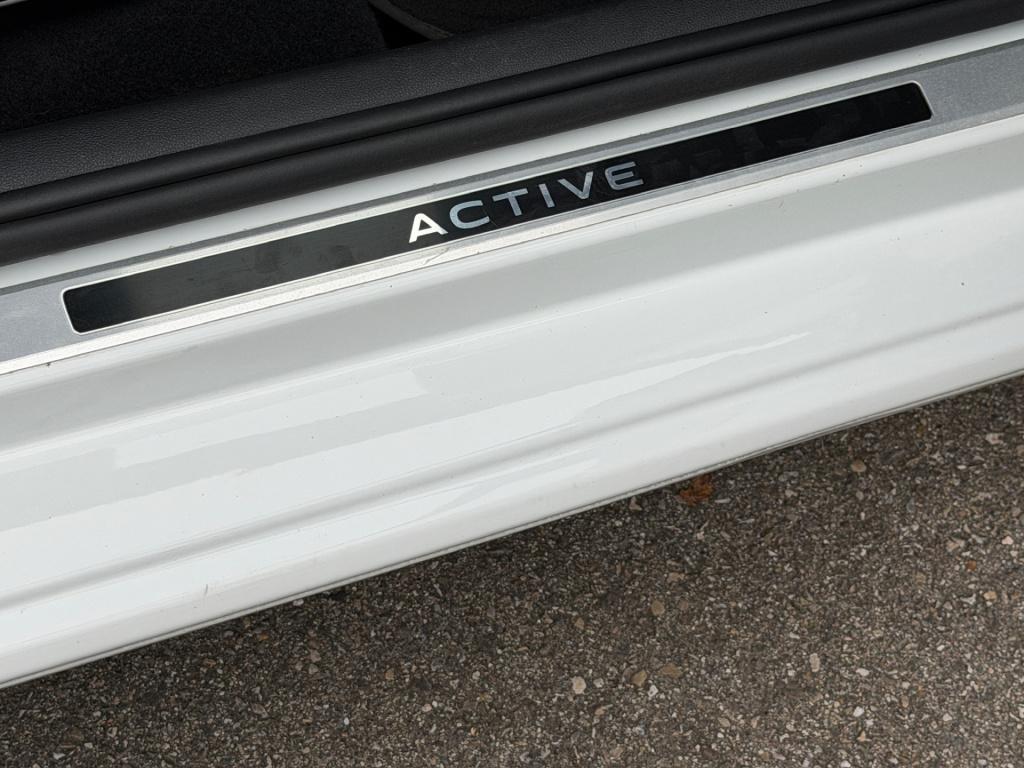 Volkswagen UP! 1.0 active 5-deurs | lichtmetalen velgen | mistlampen | extr