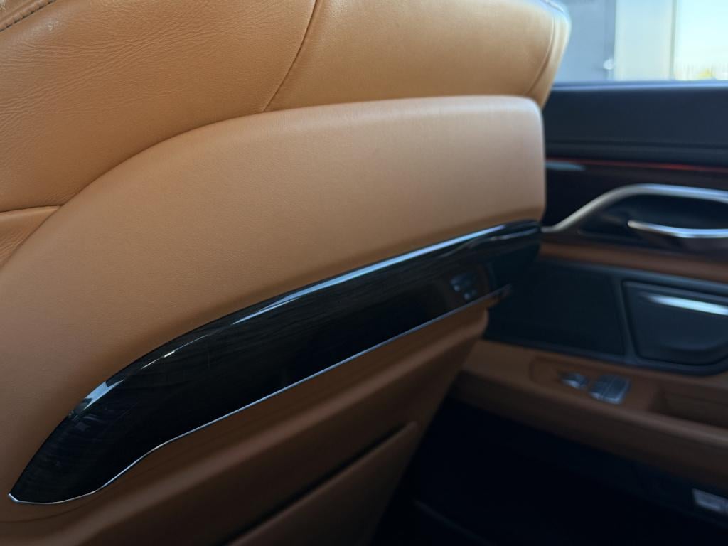 BMW 7 Serie 740i high executive | harman kardon | schuif/kanteldak | soft c