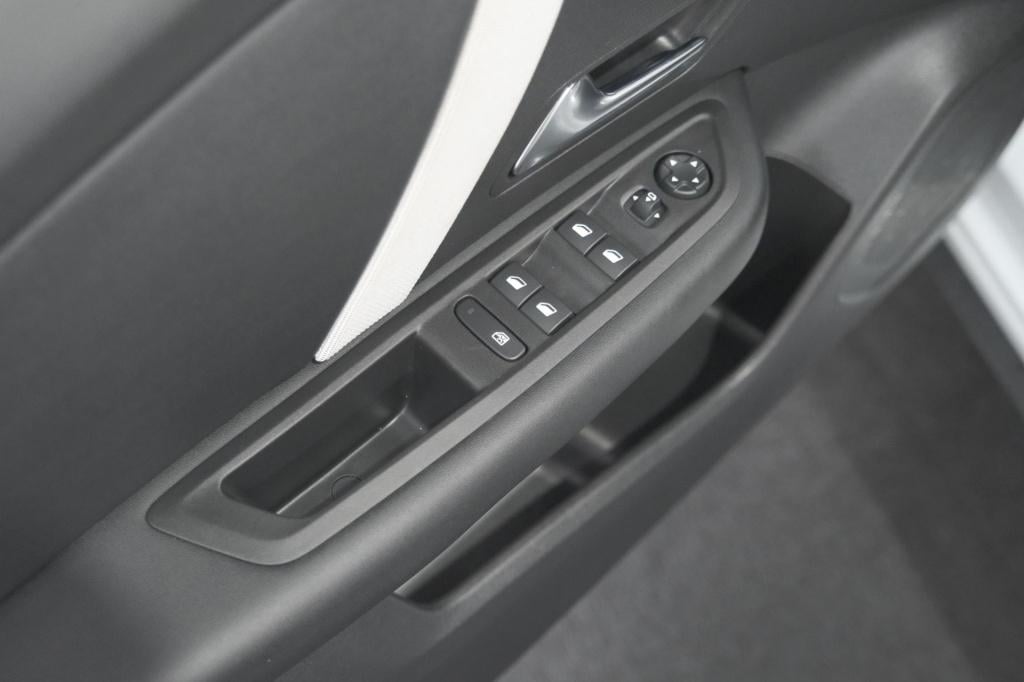 Citroen C4 X 1.2 hybrid 145 max | camera | adaptieve cruise control | apple