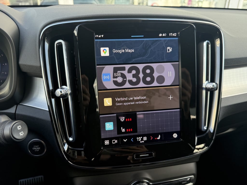 Volvo XC40 b4 197pk aut7| plus dark| adap.cruise| trekhaak| camera| elek.st