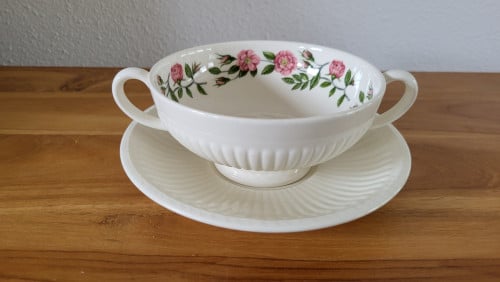 Wedgwood Rosalind soepkop met schotel