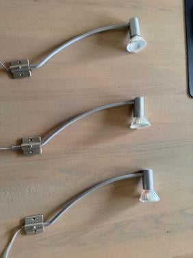 3 stijlvolle boekenkast-spotjes met werkende dimmer – compleet