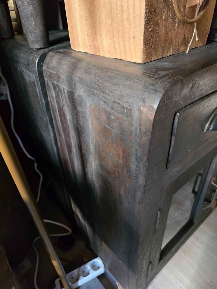 NACHTKASTJES OF KLEINE SIDETABLE OLD BLACK MET RUITJES