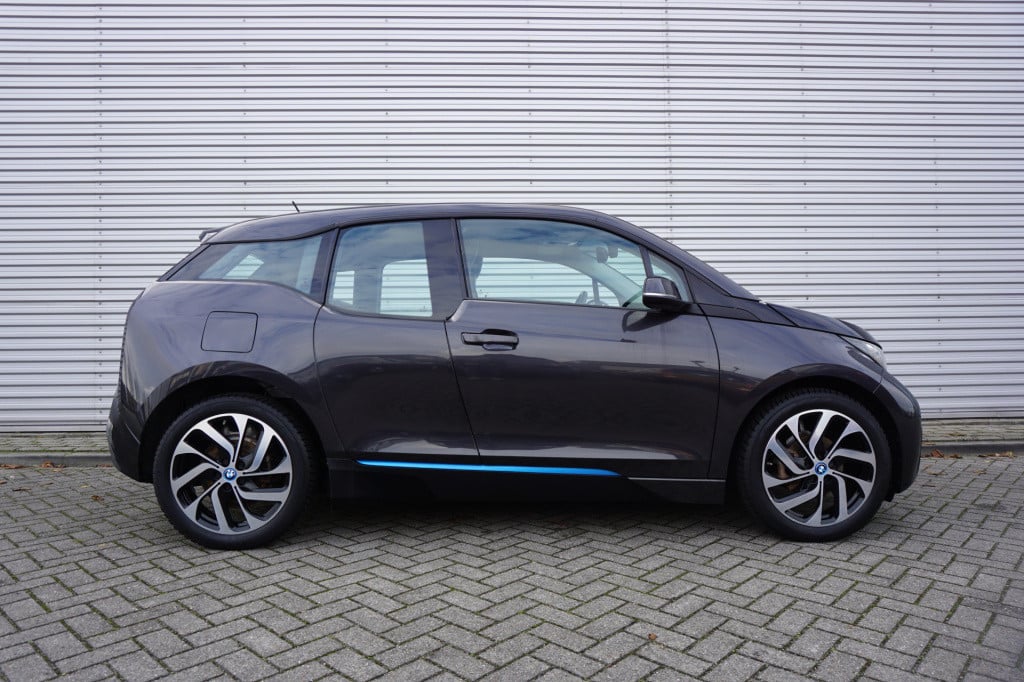 BMW I3 basis comfort 22 kwh 1e eigenaar - automaat - airco / navi / cruise
