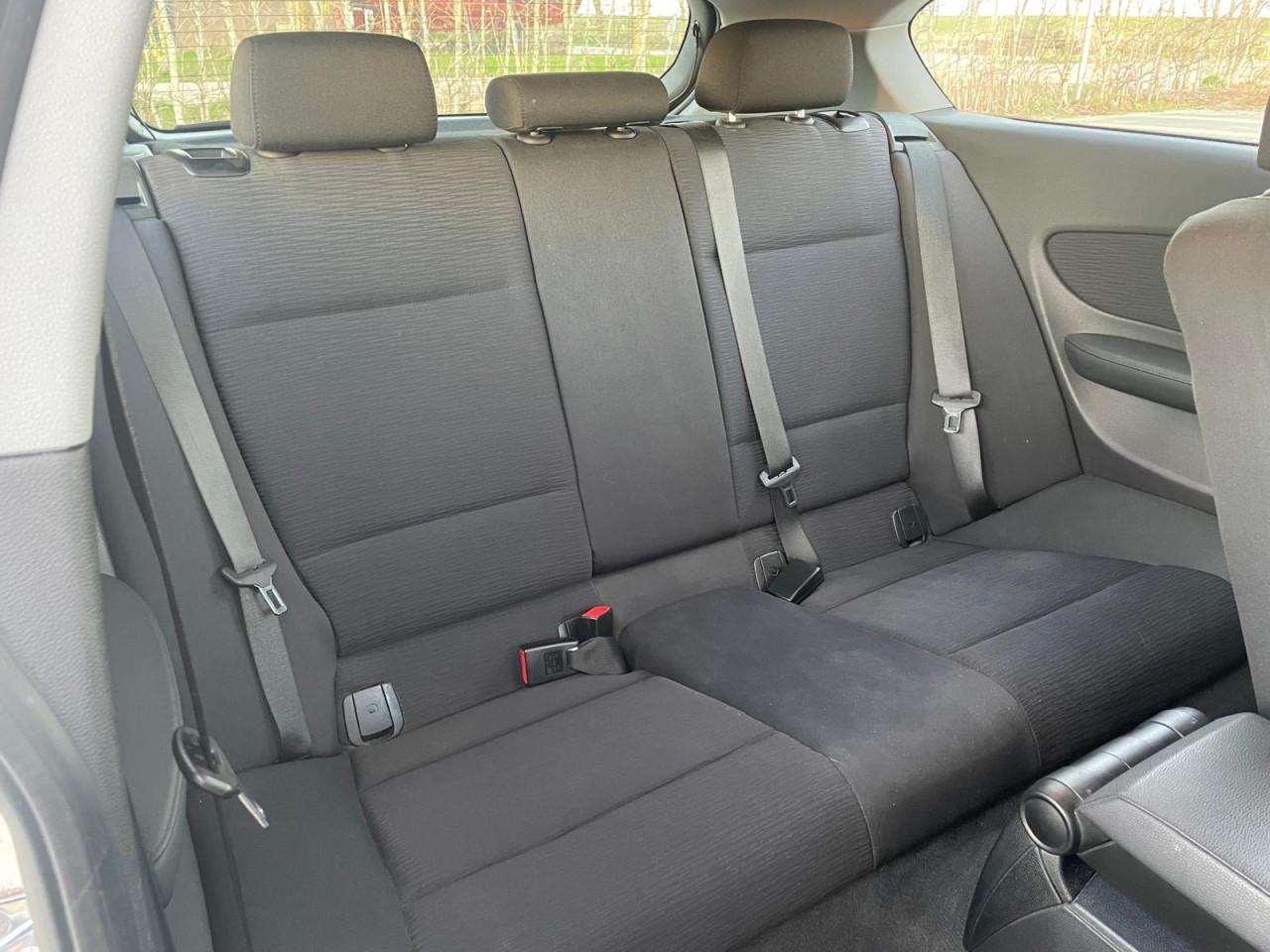 BMW 118i – APK 2027, veel onderhoud,direct rijden, nw banden