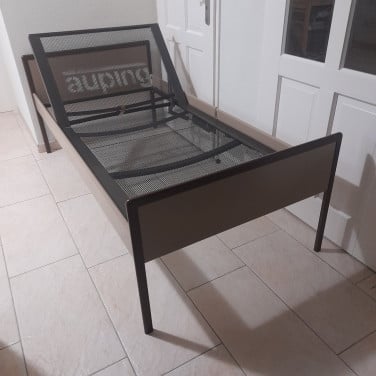 Auping bed 90 x 190 met verstelbare spiraal bodem ( in goede staat )