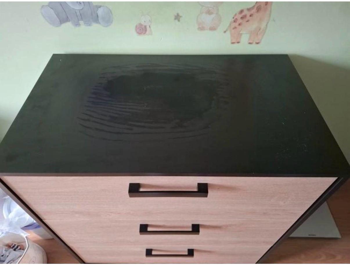 Complete babykamer (commode, kast, ledikant 60x120cm, plankje)