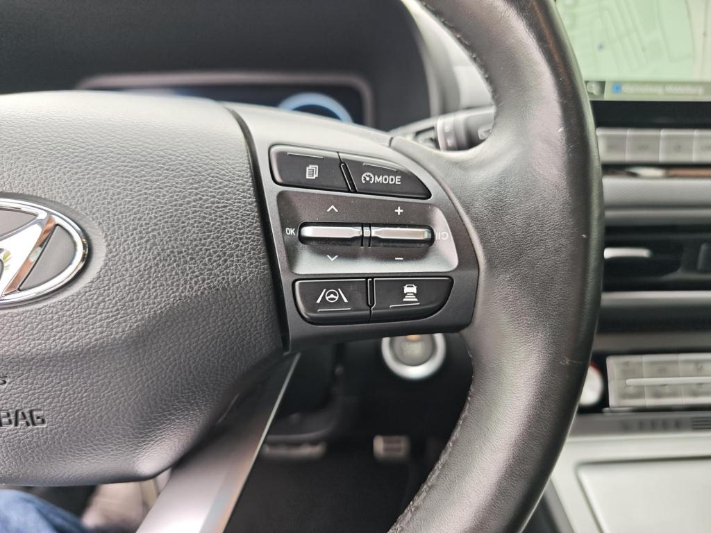 Hyundai Kona ev premium 64 kwh soh 98%
