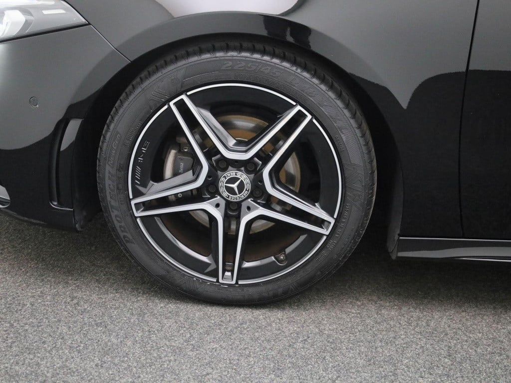 Mercedes-Benz A-Klasse 180 business solution amg | automaat | half leder | 