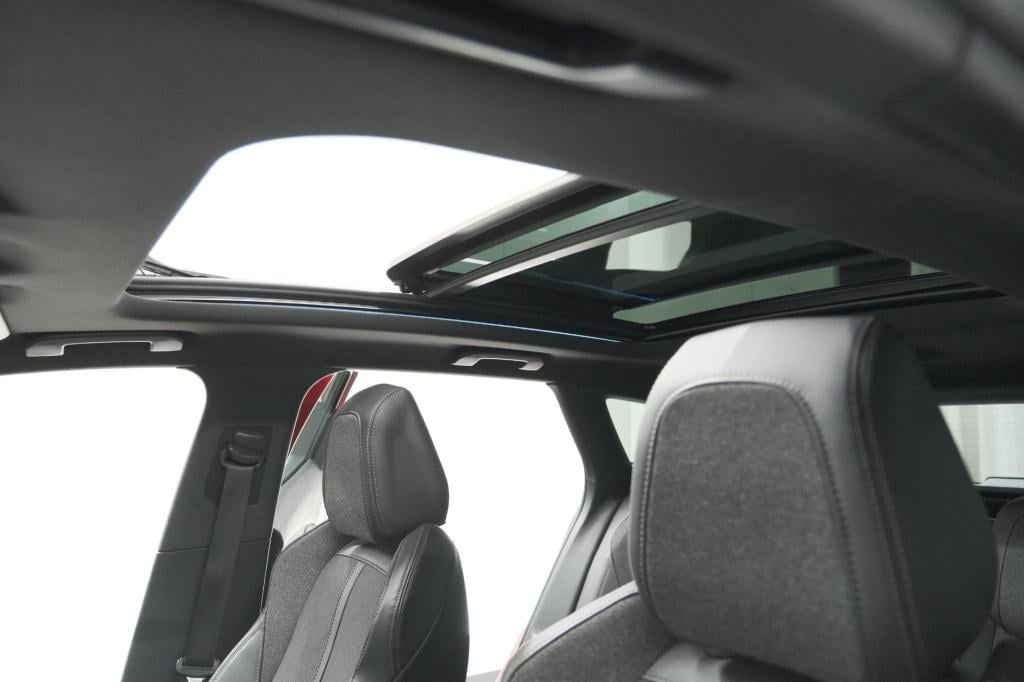 Peugeot 3008 puretech 130 eat6 gt | allseason banden | trekhaak | panoramad