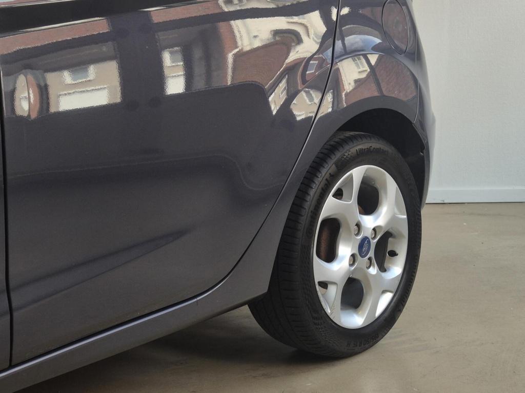 Ford Fiesta 1.25 titanium / nieuwe distriebutieriem 1e eigenaar / stoelverw