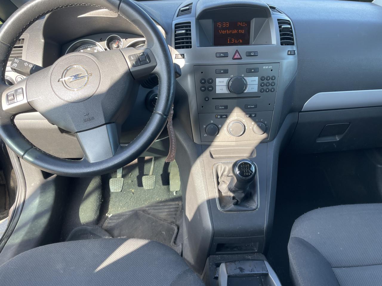 Opel zafira 2.2 7 zits 1650euro