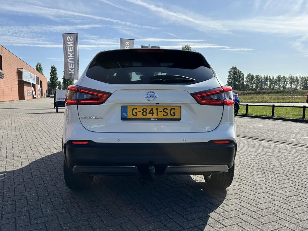 Nissan Qashqai 1.3 dig-t n-connecta trekhaak |design pack | panoramadak | a