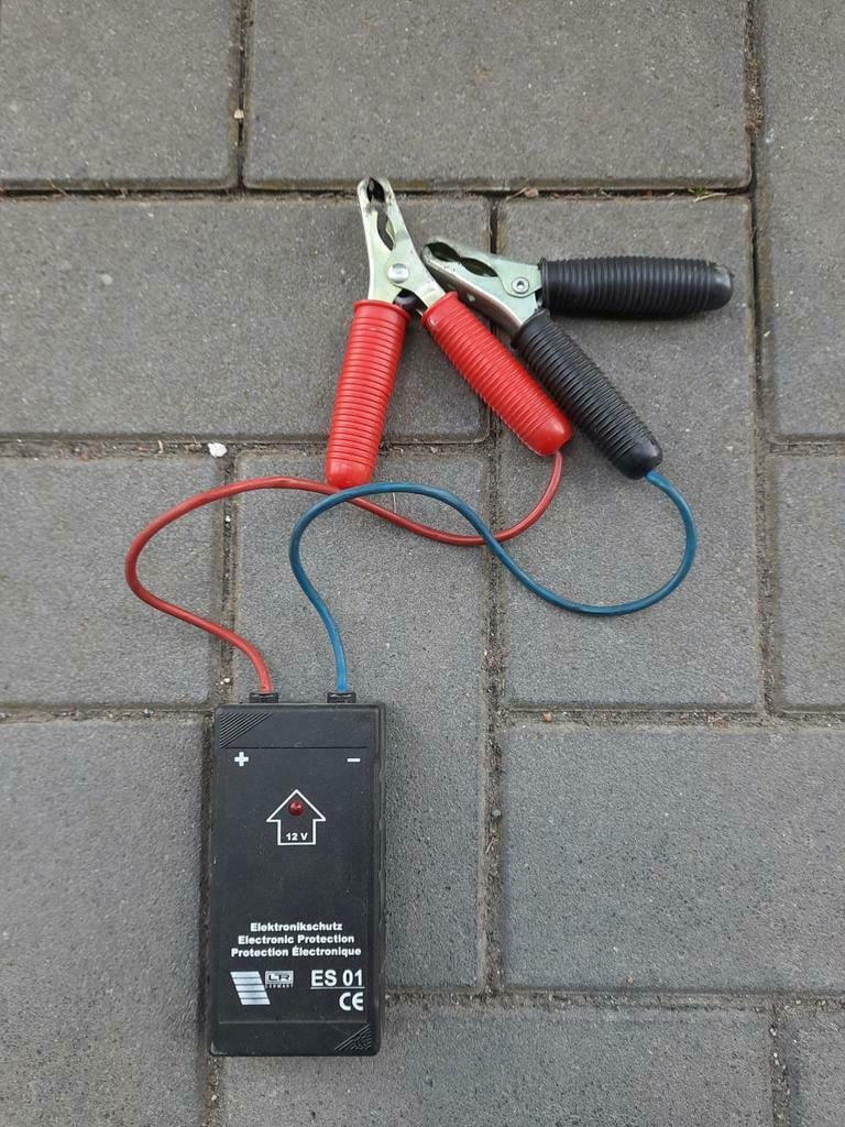 Lasbeschermer voor elektronica te beschermen aan bijv auto tijdens laswerk