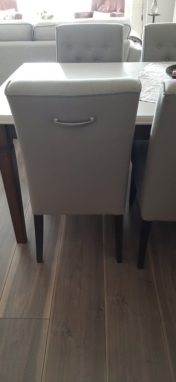 Tafel 4 stoelen