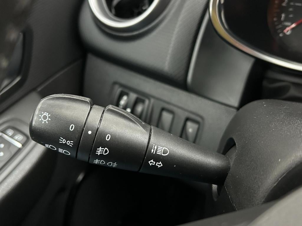 Renault Clio estate occasion 0.9 tce limited | zwart | airco | tweedehands 