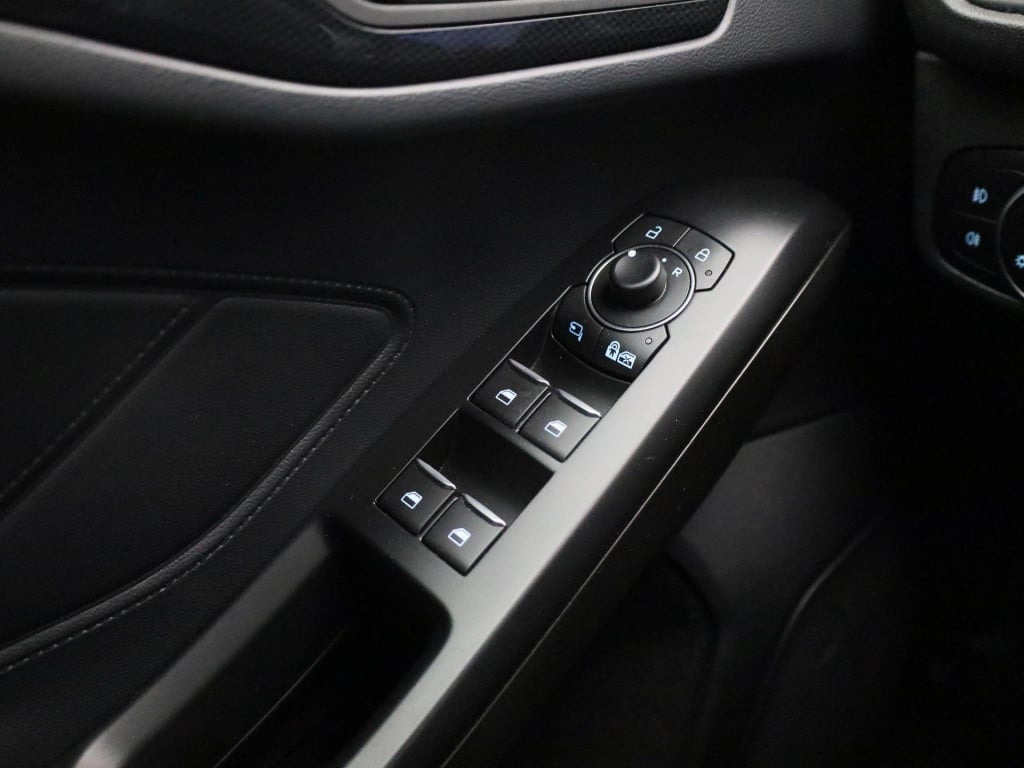 Ford Focus 1.0 ecoboost hybrid st line x business | lmv | parkeer sensoren 