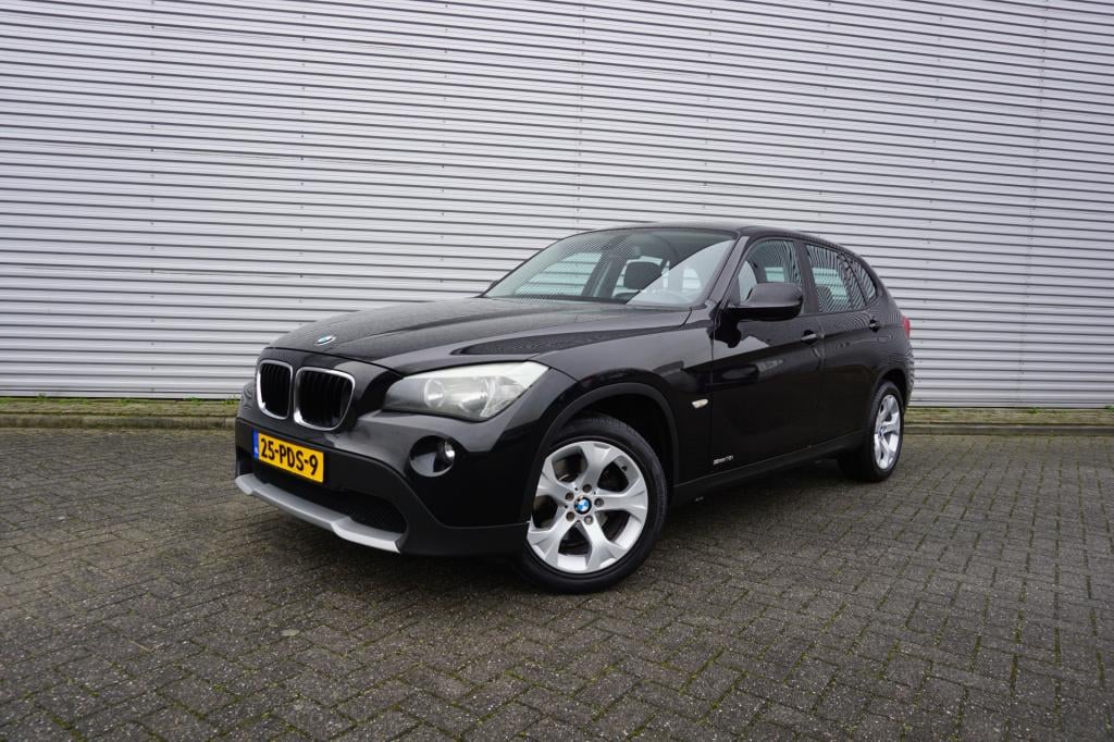 BMW X1 sdrive18i executive airco / navi / cruise / parkeers. / elektr. rame