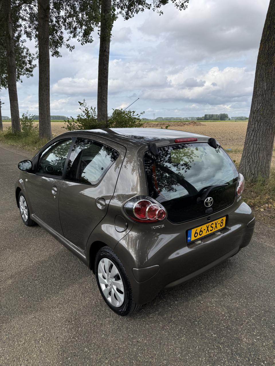 Toyota Aygo 1.0 Aspiration | 64000 km NAP | Airco | Facelift 2012