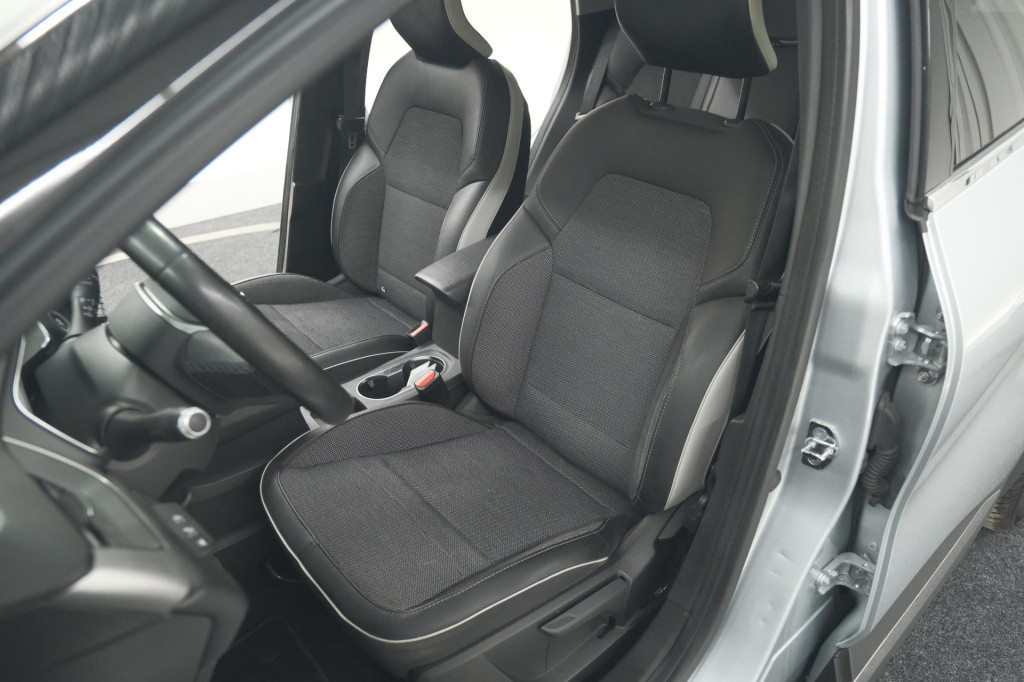 Renault Captur tce 100 intens | camera | navigatie | parkeersensoren