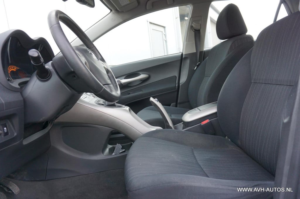 Toyota Auris 1.6-16v luna business