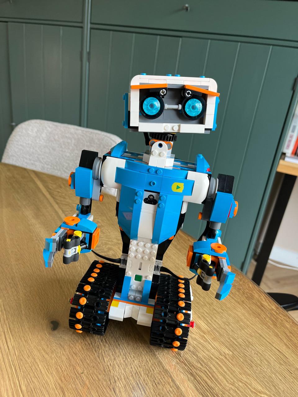 Lego boost robot 17101 incl ideeën boek