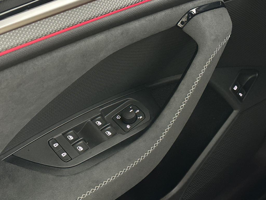 Skoda Kodiaq sportline business 1.5 tsi phev 150 kw / 204 pk su