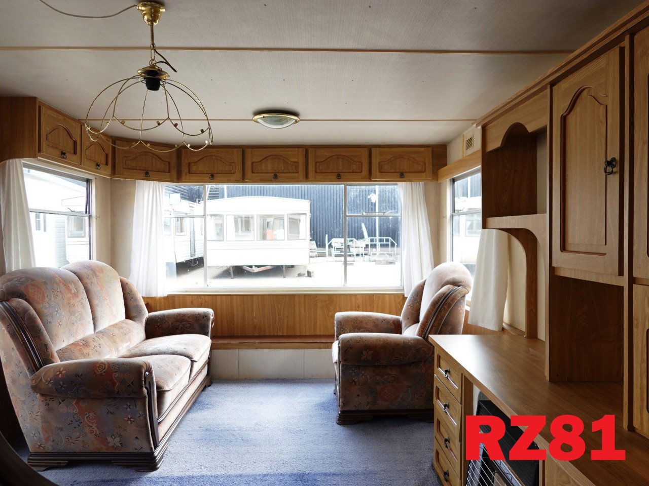 Stacaravan met retro interieur voor de handige klusser met 2/3 slaapkamers
