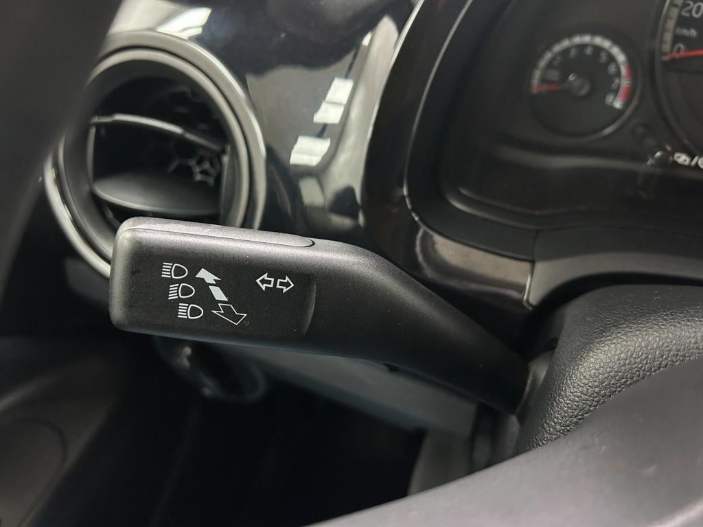 Volkswagen UP! occasion 1.0 move up! bluemotion | zwart | tweedehands volks